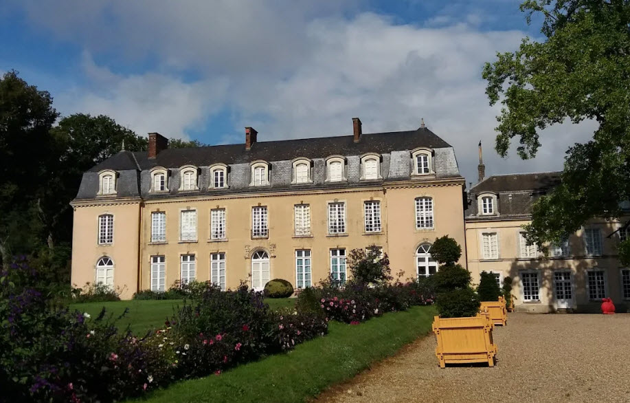 Visit Park and Castle Groirie, France
